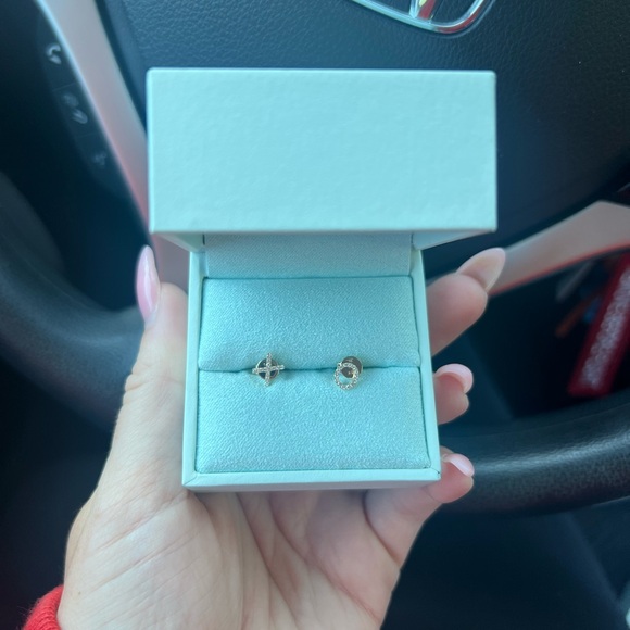 14k Gold XO Earrings NEVERWORN - Picture 5 of 6